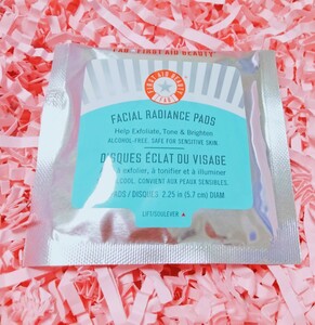 ■First Aid Beauty■Facial Radiance Pads■拭き取りパッド■ニキビ　ニキビ跡