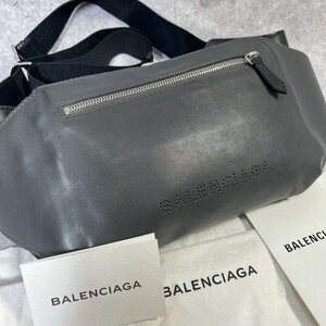 【希少品/現行品】バレンシアガ BALENCIAGA ボディバッグ ウエストポーチ ショルダーバッグ パンチングロゴ レザー 本革 メンズ グレー