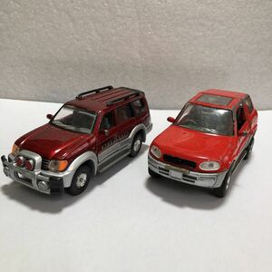 訳あり！TIns TOYS！PRADO・ラブ４！ダイキャストミニカー！２台セット！