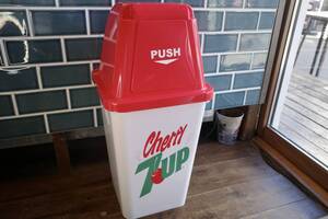 新品　７UP Cherry チェリー　２０L ダストボックス　ゴミ箱　世田谷ベース　アメリカンハウス　インテリア　ストレージ　ロゴ