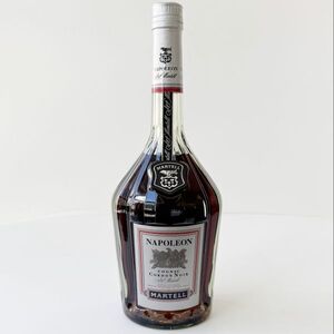 良品 ◆ マーテル ナポレオン MARTELL NAPOLEON コルドンノアール 700ml アルコール 40% 未開栓 ブランデー コニャック 洋酒 古酒 お酒