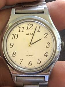 SEIKO セイコー ALBA アルバ 腕時計 クォーツ V515-6530 時計 ヴィンテージ 3針 シルバー 文字盤 アクセサリー アクセサリー アンティーク 
