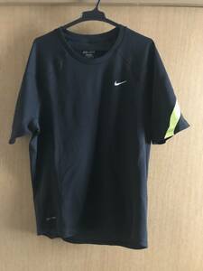 NIKE ナイキ　トレーニング　Tシャツ　Mサイズ