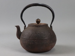 時代鉄瓶 斑紫銅蓋 饕餮紋 鉄瓶 1695g/紫砂 鐵壷 湯沸 茶器 細密細工 古美術品[b635]