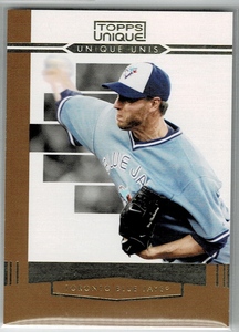 2009 Topps Unique Roy Halladay Unique Unis Bronze /99