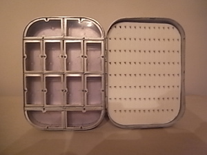 ***　Rare Vintage Wheatley Fly Box With 12 Lids & Easy Grip For Collectors ・ ホイットレー フライ ボックス　***