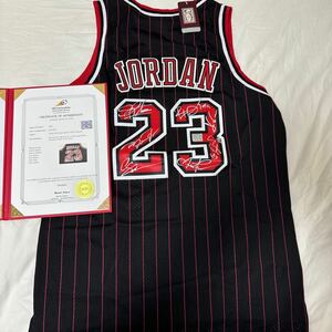 1997 シカゴブルズ　優勝メンバー直筆サイン入りユニフォーム　mitchell&ness スイングマンジャージー　COA