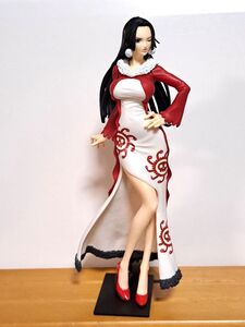 ONE PIECE　GLITTER&GLAMOURS　-BOA,HANCOCK WINTER STYLE-　ボア・ハンコック　バンダイ　現状品　⑯