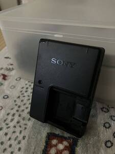 ソニーSONY 充電器　バッテリーチャージャー　デジカメ　BC-CS3 ジャンク品　送料無料