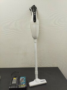 1円〜☆ makita マキタ 充電式クリーナー 掃除機 CL141FD バッテリー充電器セット