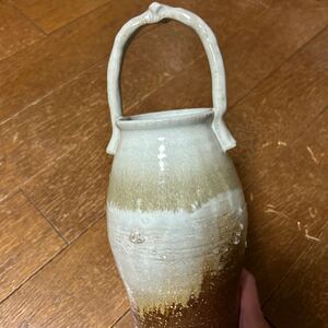 岩国焼き・花瓶 花入 陶器 白蛇釉の花瓶　当時物　山口県　岩国市　縁起物　巳年