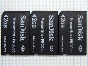 ★SanDisk メモリースティック PRO Duo ２GB ３枚 中古★送料８５円・１８５円