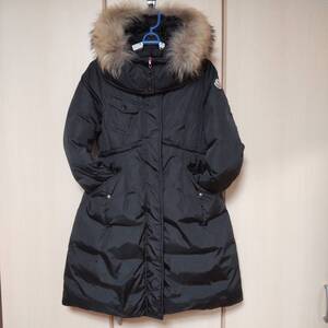 極美品 モンクレール ファランジェール MONCLER PHALANGERE ダウンコート/ファーフード 黒 ワンポイント 送料無料