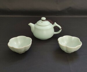 中国陶器 汝窯 汝瓷 青瓷 青磁茶道具 煎茶器 急須1・ 小碗 2 まとめて3点セット 中国 古玩 唐物 【訳あり、現状品】xy520609