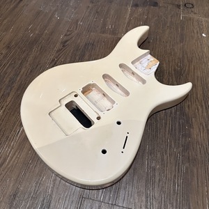 AriaProII Vanguard Guitar Body エレキギター ボディ -z713