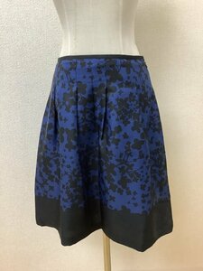 SPB 濃いブルーのスカート 黒の花柄 サイズL