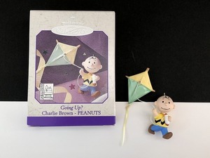 1998年 チャーリーブラウン CHARLIE BROWN HALLMARK オーナメント 箱入り KEEPSAKE スヌーピー PEANUTS SNOOPY ヴィンテージ [pe-699]