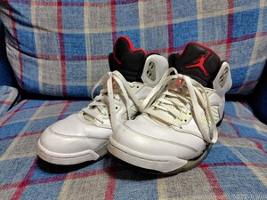 エア ジョーダン 5 NIKE AIR JORDAN V RETRO HIGH OG 白灰セメント 象柄 US10.5 28.5cm 国内正規品 136027-104 ユニバーシティレッド 中古