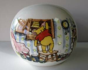 ＊ロイヤルドルトン　CLASSIC　POOH　クラシック・プー　陶器　貯金箱　＊クラッシック・プー　プーさん