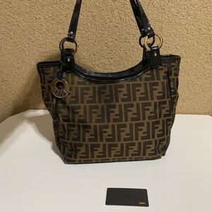 未使用品　 FENDI フェンディ ズッカ柄 ゴールド金具 ハンドバッグ トートバッグ キャンバス ブラウン系　エナメル　8BH156