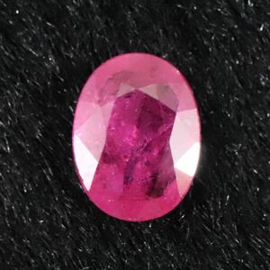 宝石質ルビー AAA 8mmオーバル ファセットカットルース 1.4ct 【榎本通商10127】