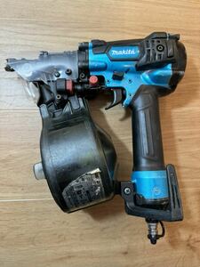 MAKITA マキタ AN533H 高圧エア釘打 (青) 動作確認済み　即納　領収書可　送料一律　ブルー　釘打ち機　エアー