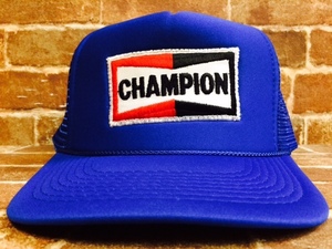 ★表記F/新品！チャンピオン.CHAMPION.プラグ.刺繍.ワッペン付き.OTTO.青.メッシュキャップ.USA企業.アメ車.RUDO系ヴィンテージスタイル/37