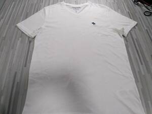 ★USED Abercrombi&Fitchi 【Vネック Tシャツ】 メンズ サイズM ホワイト アバクロ