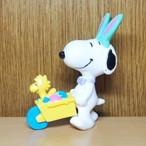 スヌーピー　イースター　ウッドストック　カート　PVC　フィギュア　SNOOPY　ピーナッツ