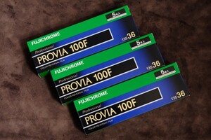 【新品未開封】 FUJIFILM PROVIA 100F 期限切れフィルム 35mmフィルム プロビア ベルビア Velvia富士フィルム富士フイルム