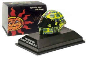 海外　限定品 　バレンティーノ・ロッシ　46　 Rossi AGV Helmet MotoGP Test Sepang 2015 - 1/8 Scale　 フィギュア