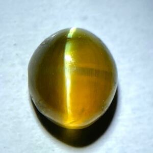 〔天然クリソベリルキャッツアイ0.636ct〕o 約5.0×4.5mm ルース 裸石 宝石 jewelry chrysoberyl cats eye DE0/EA3◎ w4B95