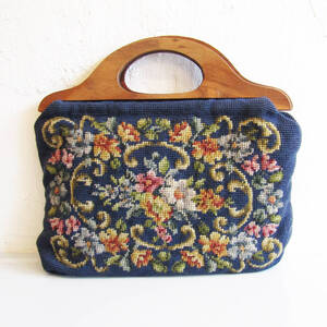 ★Vintage wooden handle flower design needlepoint handbag