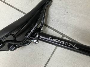 美品　トムソン　アルミシートポスト　27.2*330　THOMSON　TNI　カーボンサドル　ロードバイク　フィジーク　salsa surly