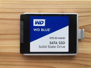 美品☆WD BLUE 3D SATA NAND SSD 2TB・WDS200TB0A・未フォーマット(Mac OS)・WesternDigital・(2)