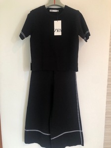 新品タグ付■ZARA（ザラ）★ニットセットアップ　ブラック×ホワイトステッチ　セーター＆パンツ　ニット上下セット　人気のセットアップ■