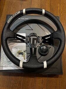 ステアリング ハンドル 32φ ディープコーン 70mm 白色 DRIFTING 白色クロスステッチ momoホーンボタン付き