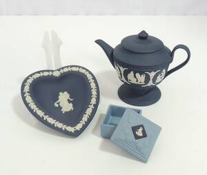 □ WEDGWOOD ウェッジウッド ジャスパー ティーポット ハート型 ミニプレート 蓋付き小物入れ ポートランドブルー ペールブルー 中古品 ③