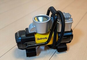 【送料込み】AstroAI 電動エアーコンプレッサー 空気入れ DC12V シガーソケット 自動停止 過熱保護 LEDライト搭載