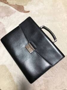 ☆★☆中古良品！！プラダ PRADA　ビジネスバッグ　ブリーフケース　MADE IN ITALY 鍵付き ☆★☆