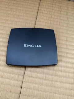 EMODA メイクアップパレット　アイシャドウ　リップ