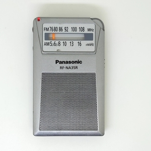 動作品★Panasonic RF-NA35R 巻取りイヤホン式 小型AM/FMラジオ パナソニック