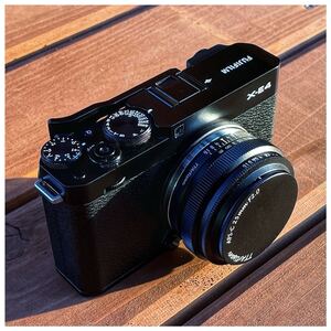 FUJIFILM X-E4 ブラック、TTArtisan 25mm F2 、純正サムレスト、グリップ