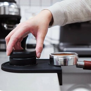 使いやすいコンパクトサイズのシリコン製タンパーマット コーヒータンパー 丸洗い可 タンピング エスプレッソ タンピングマット