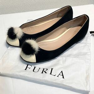 良品◎FURLA/フルラ ファー付き スエード フラットパンプス フラットシューズ ポンポン バイカラー 黒×白 つま先エナメル サイズ37 