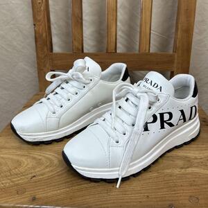 PRADA レザー デカ ロゴ スニーカー ホワイト 白 1E597M 35 プラダ 22.5cm