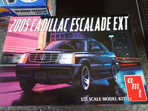 AMT 1/25 2005 キャデラック エスカレード EXT SUV ピックアップ