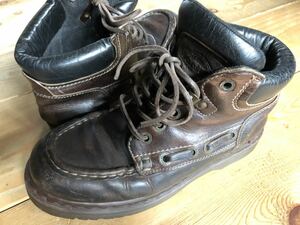 お洒落 Dr.Martens チャッカブーツ 本革 ダークブラウン BRW レザー革ひも交換 Dr.MARTENS レースアップブーツ こげ茶 25㎝ 濃茶 こだわり