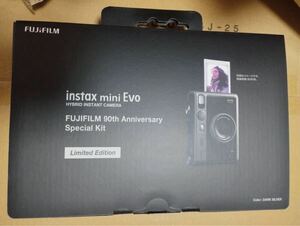 【新品未使用】富士フイルム INS MINI EVO SILVER C [チェキ instax mini Evo FUJIFILM 90th Anniversary Special Kit DARK SILVER］