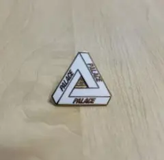 Palace TRI-FERG PIN BADGE WHITE ピンバッジ